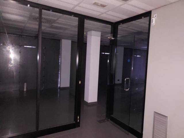 Local comercial en Venta en Calle VIRGEN DE ARANZAZU, 39 en Tres Olivos - Valverde