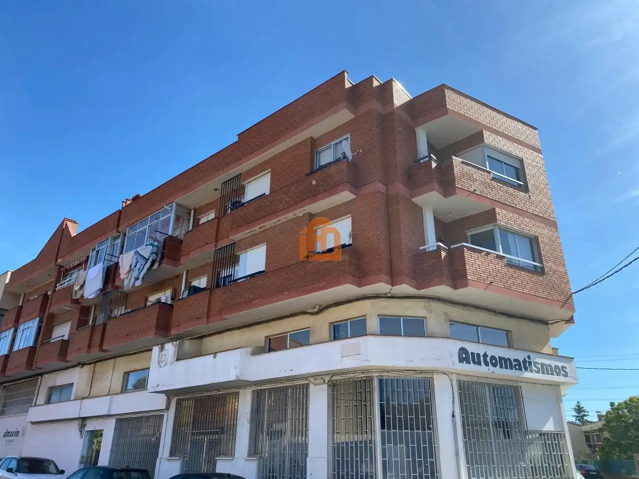 Vista exterior de Piso en venta en Santovenia de la Valdoncina con Calefacción y Terraza