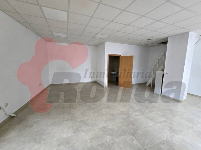 Local comercial en Alquiler en Residencia - Abella