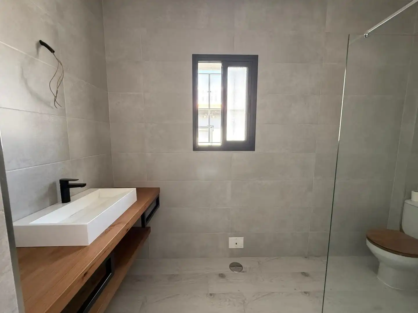 Badezimmer von Gebäude zum Verkauf in Utrera