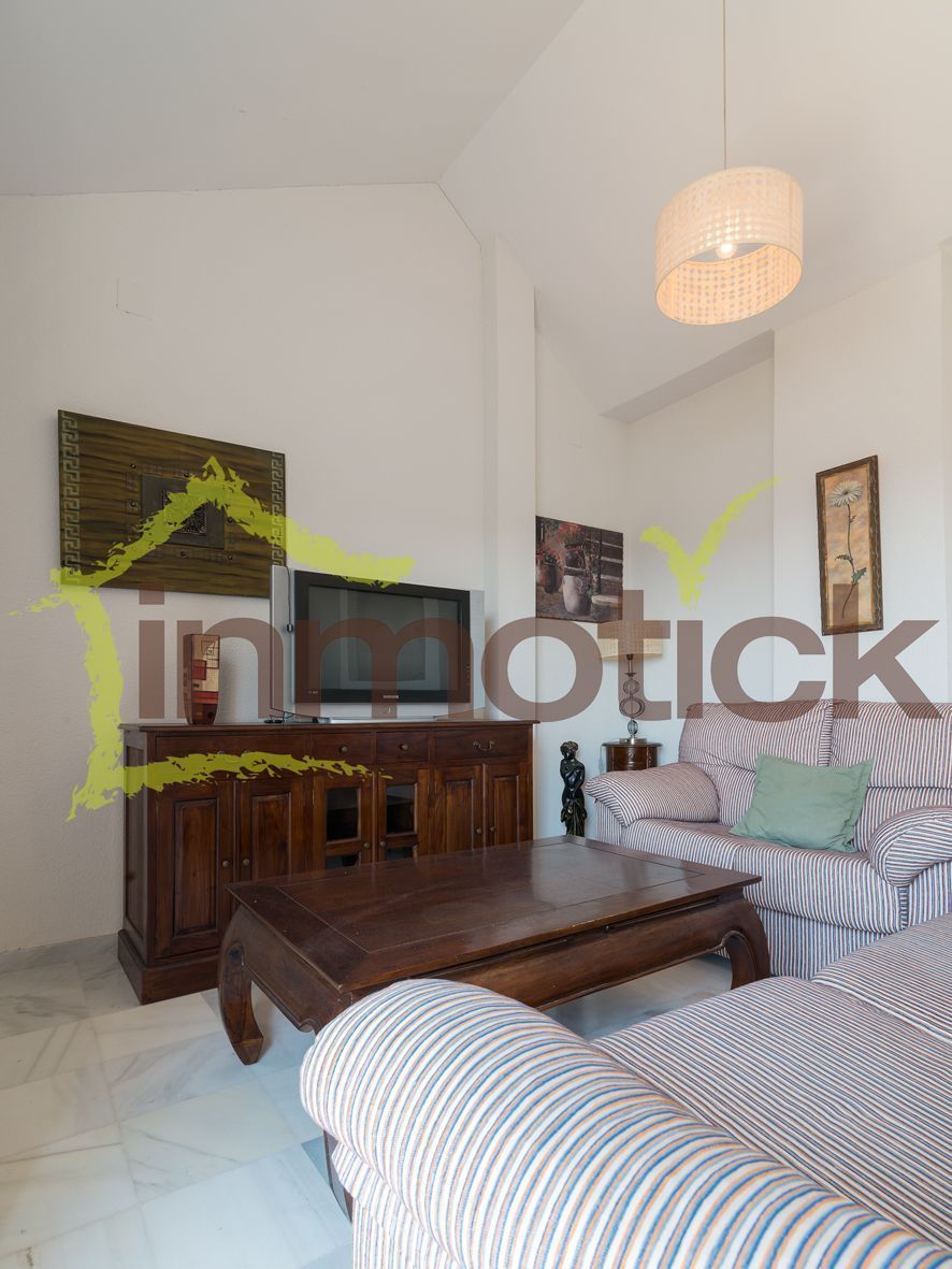 Sala d'estar de Àtic de lloguer en El Portil amb Aire condicionat, Terrassa i Moblat