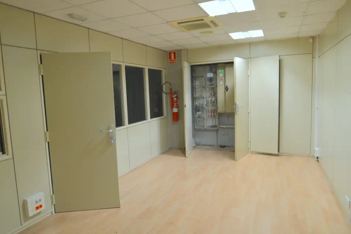 Nau industrial de lloguer en Barcelona amb Calefacció