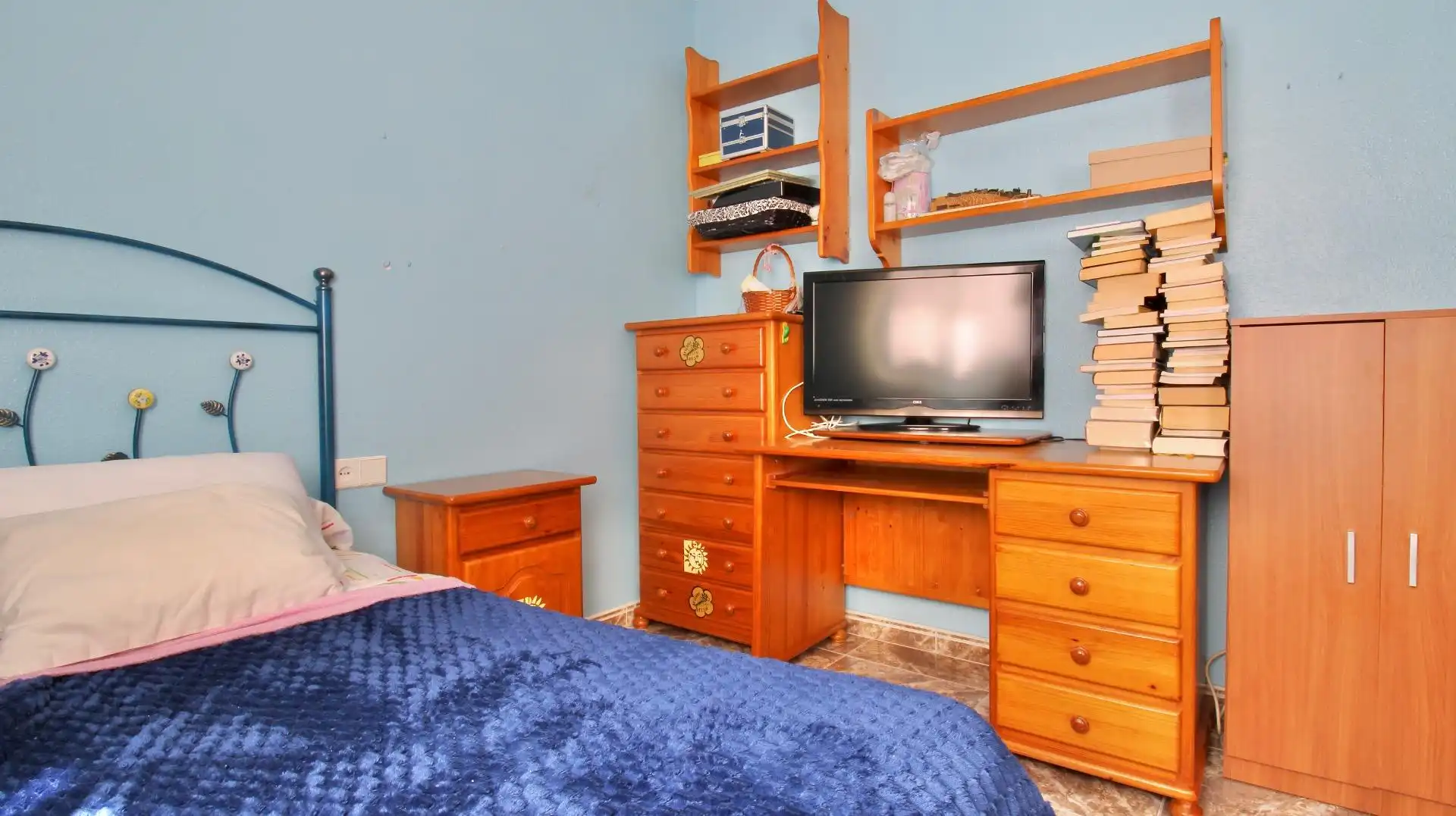 Habitación de Casa adosada en venta en Roquetas de Mar con Aire acondicionado, Terraza y Trastero