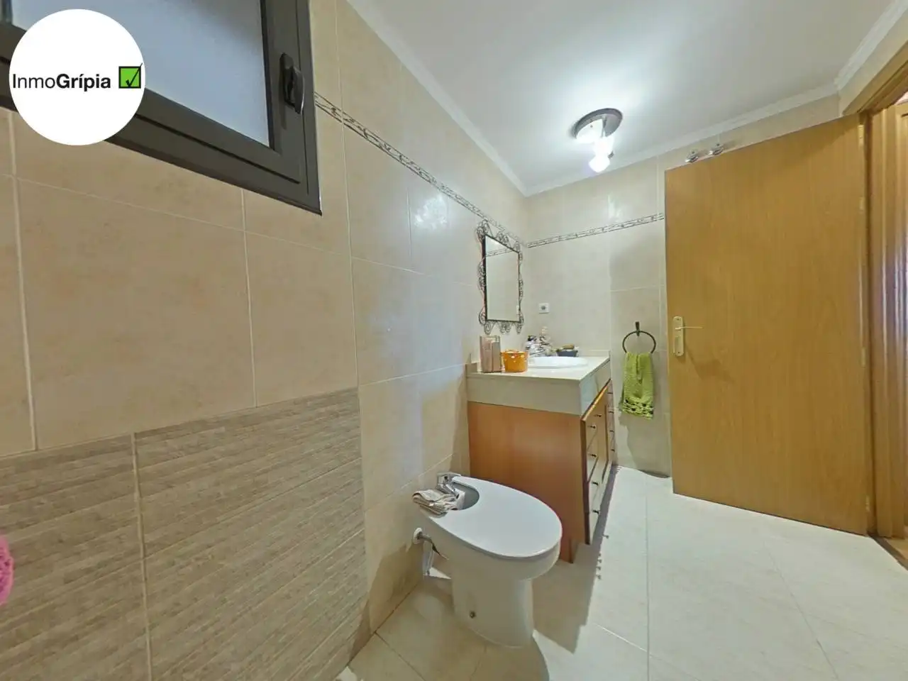 Badezimmer von Wohnung zum Verkauf in Terrassa mit Klimaanlage, Heizung und Parkett