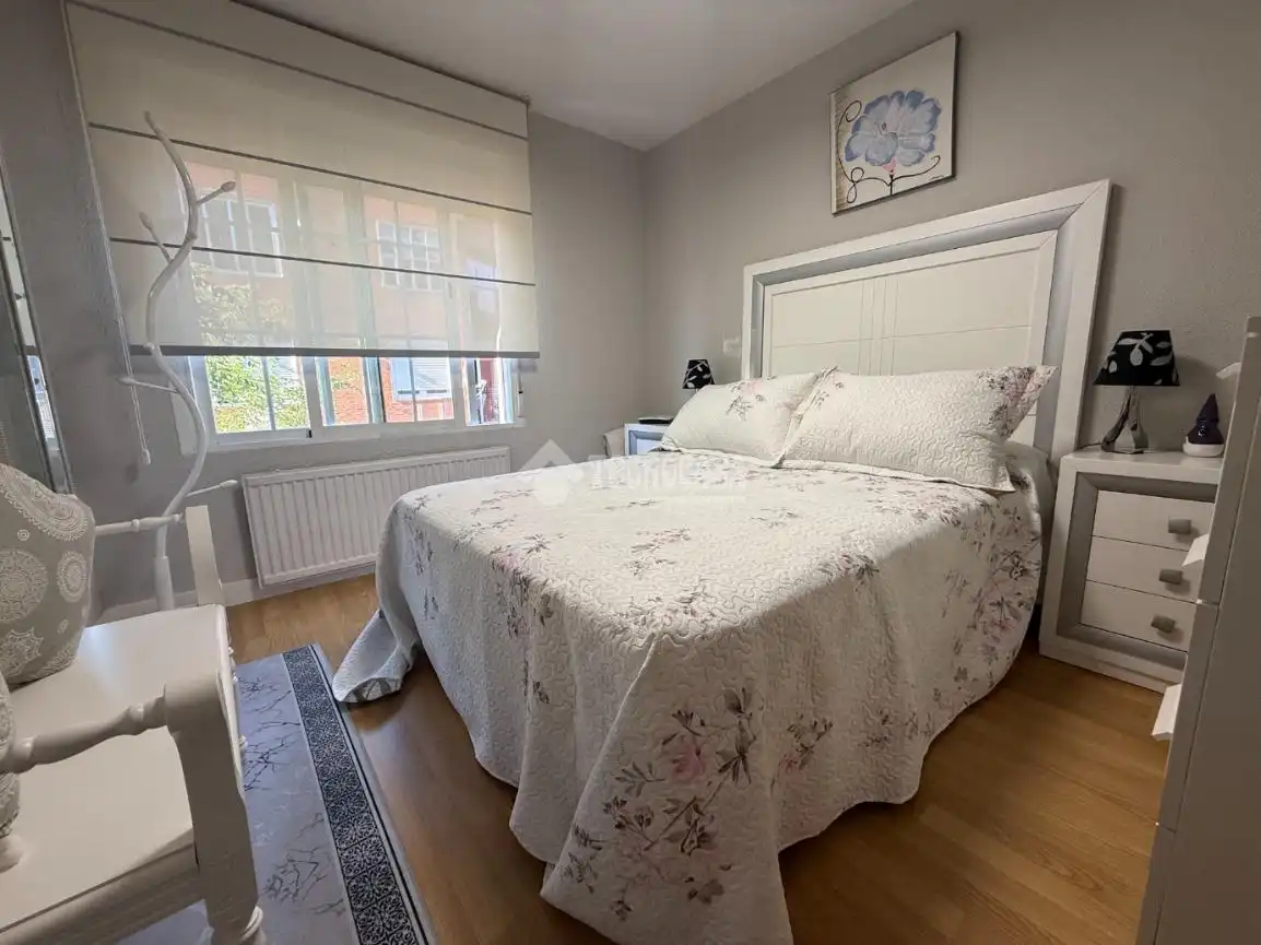 Habitación de Piso en venta en Madrid con Calefacción y Terraza