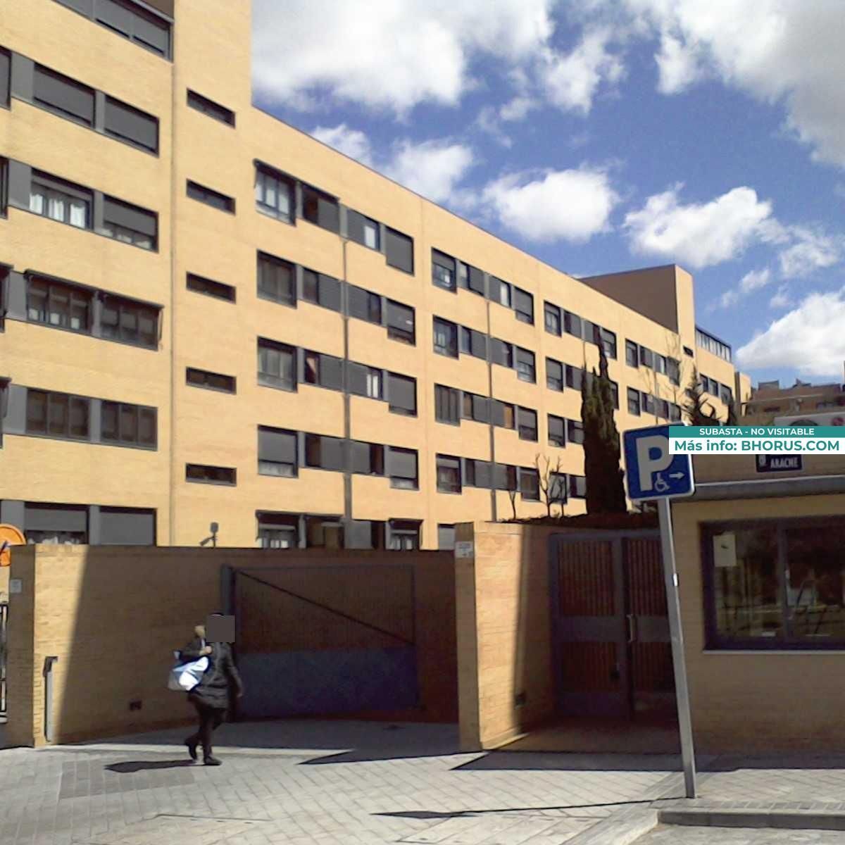 Vista exterior de Pis en venda en  Madrid Capital amb Jardí privat i Piscina