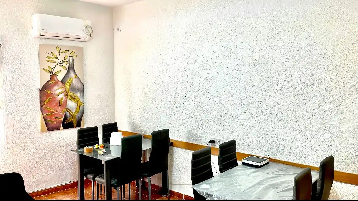 Flat for share in Requena  with Air Conditioner, Heating and Furnished