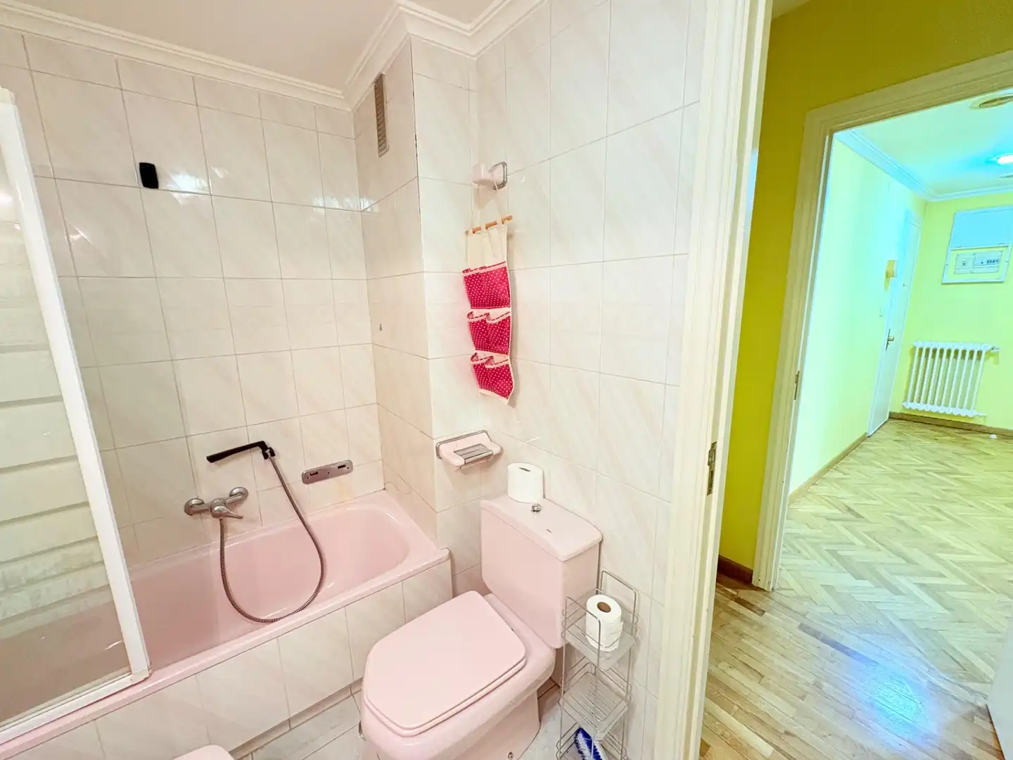 Baño de Piso en venta en Ponferrada con Calefacción, Trastero y Amueblado