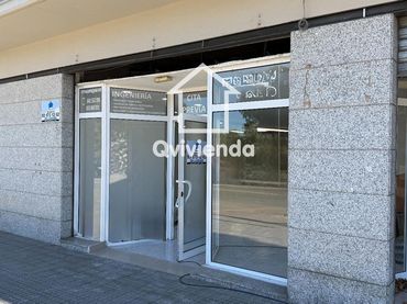Local comercial de lloguer a Lluis Companys