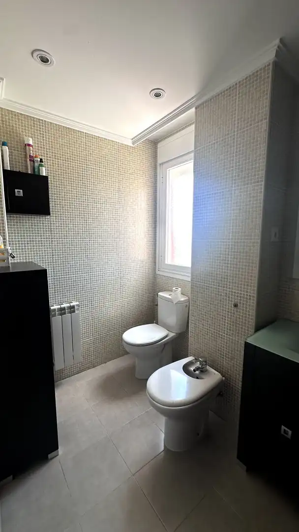 Badezimmer von Wohnung zum Verkauf in Villaquilambre mit Heizung