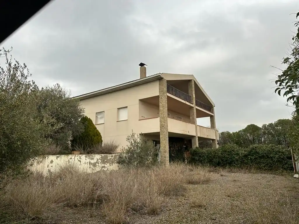 Vista exterior de Residencial en venda en Castelló de Farfanya