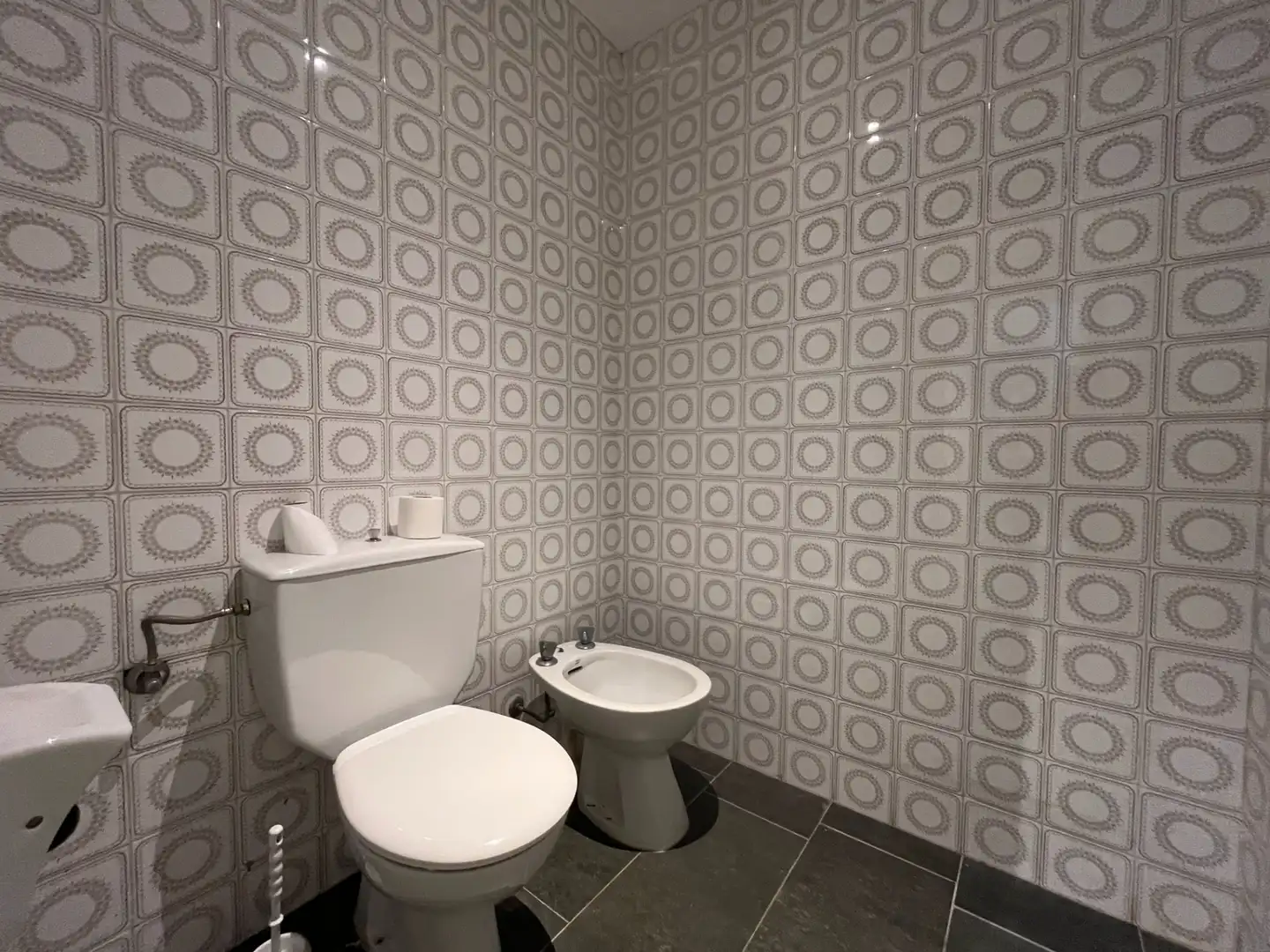 Baño de Local de alquiler en Girona con Aire acondicionado