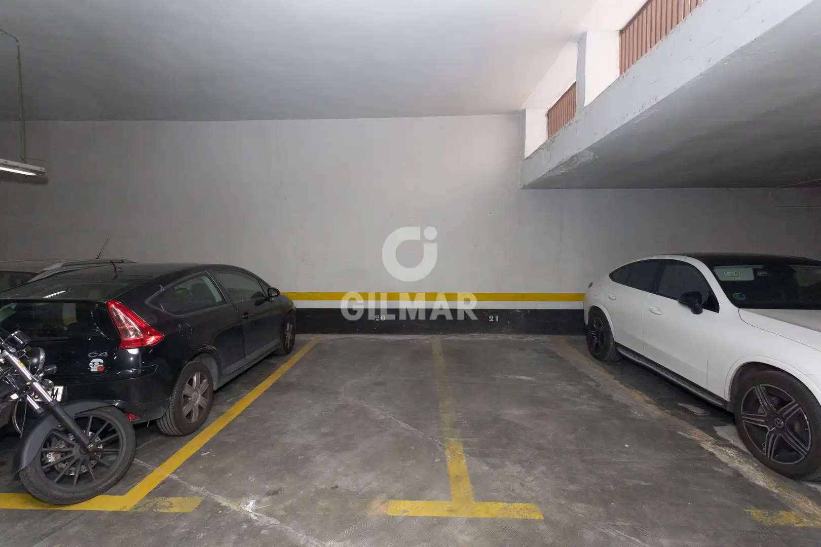 Parking de Piso en venta en Madrid con Calefacción y Balcón