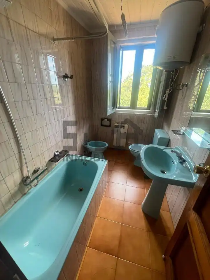 Bathroom of Houses for sale in Amoeiro  with Heating, Private garden and Furnished