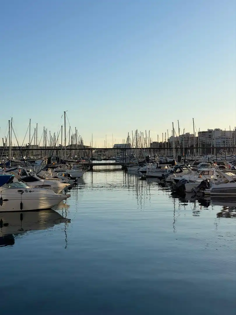 Außenansicht von Wohnung zur Miete in Alicante / Alacant mit Klimaanlage, Heizung und Parkett