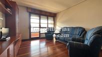 Living room of Flat for sale in Castro-Urdiales  with Heating, Terrace and Furnished