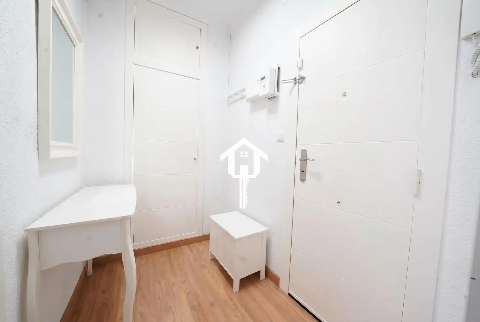 Dormitori de Pis en venda en Alicante / Alacant amb Terrassa, Moblat i Balcó