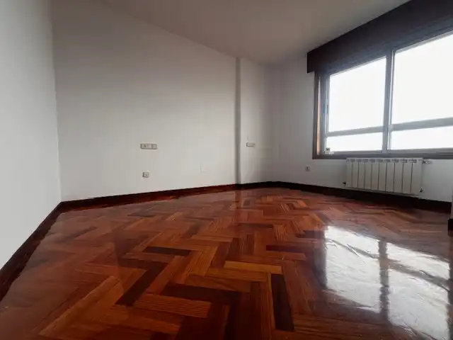 Habitación de Piso en venta en A Coruña Capital  con Calefacción, Parquet y Trastero