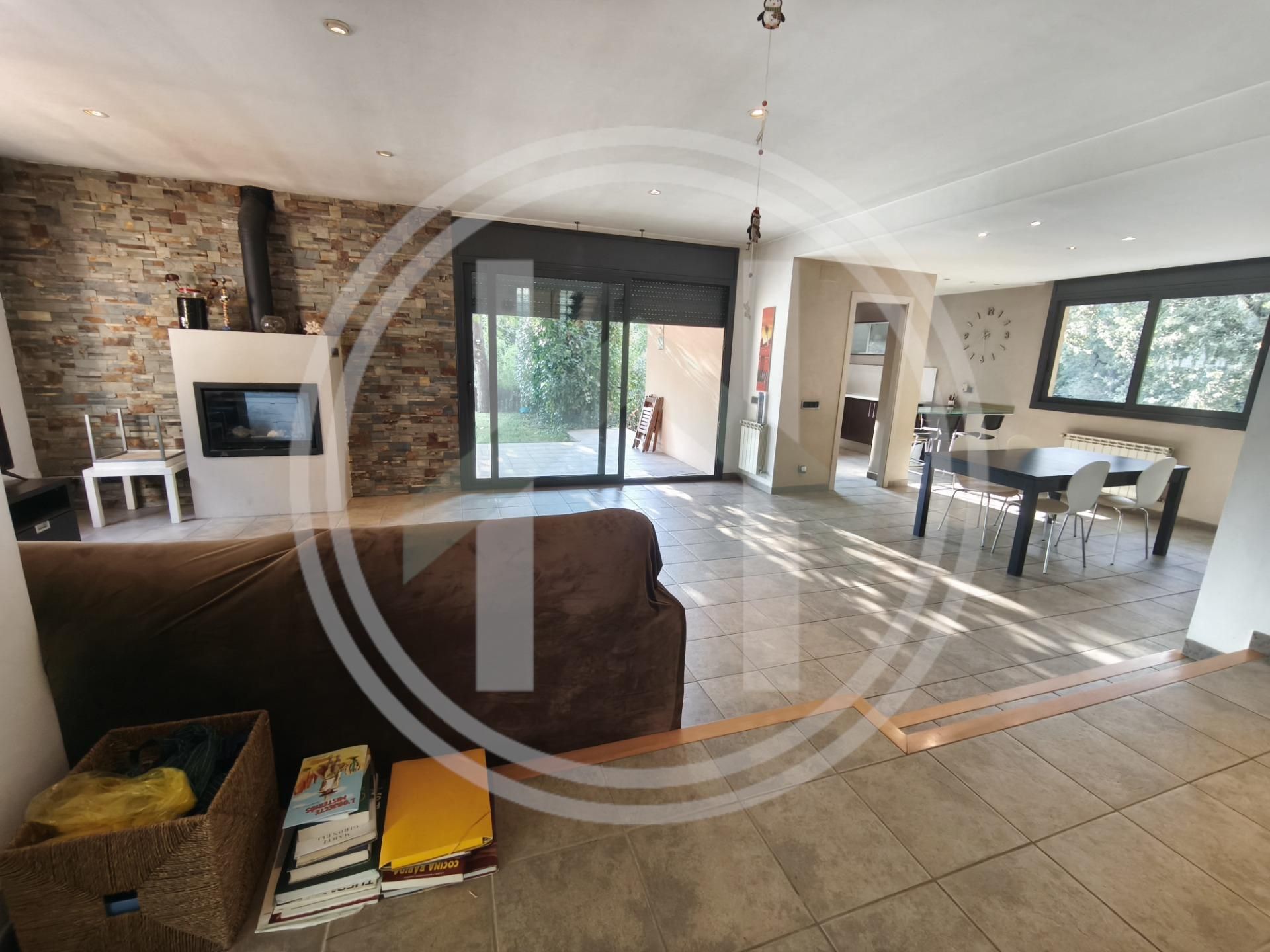 Sala d'estar de Casa o xalet en venda en Sant Pere de Vilamajor amb Calefacció, Jardí privat i Terrassa