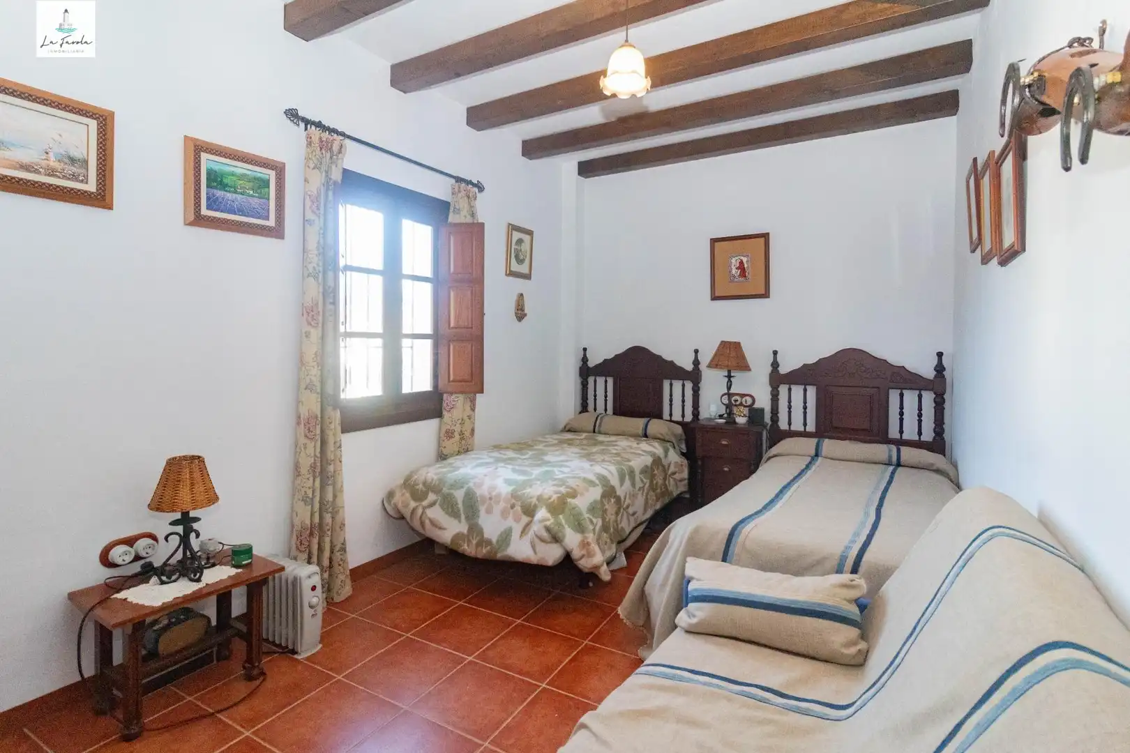 Dormitori de Casa adosada en venda en Archidona amb Jardí privat i Moblat