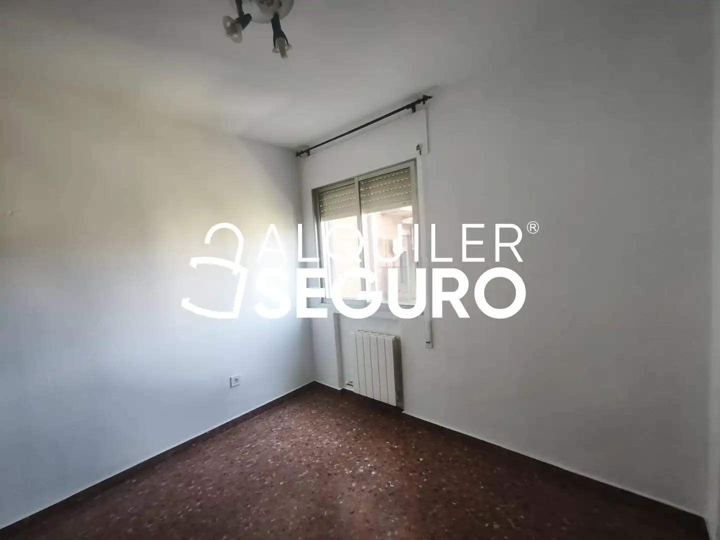 Bedroom of Flat for rent in Zaragoza  with Heating, Terrace and Storage room