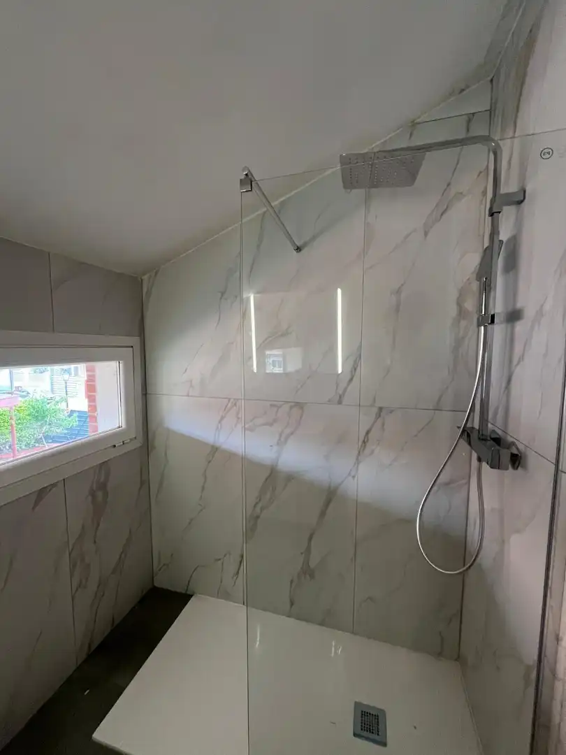Bany de Casa adosada en venda en Renedo de Esgueva amb Calefacció, Jardí privat i Parquet
