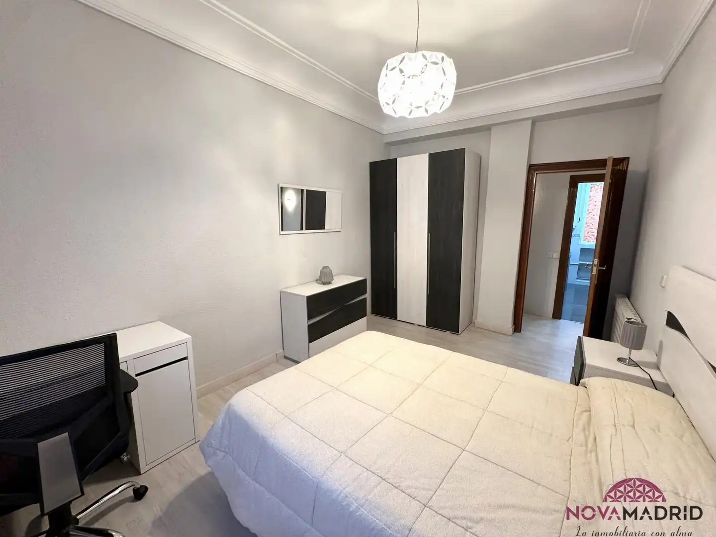 Bedroom of Flat for sale in Madrid  with Heating and Furnished