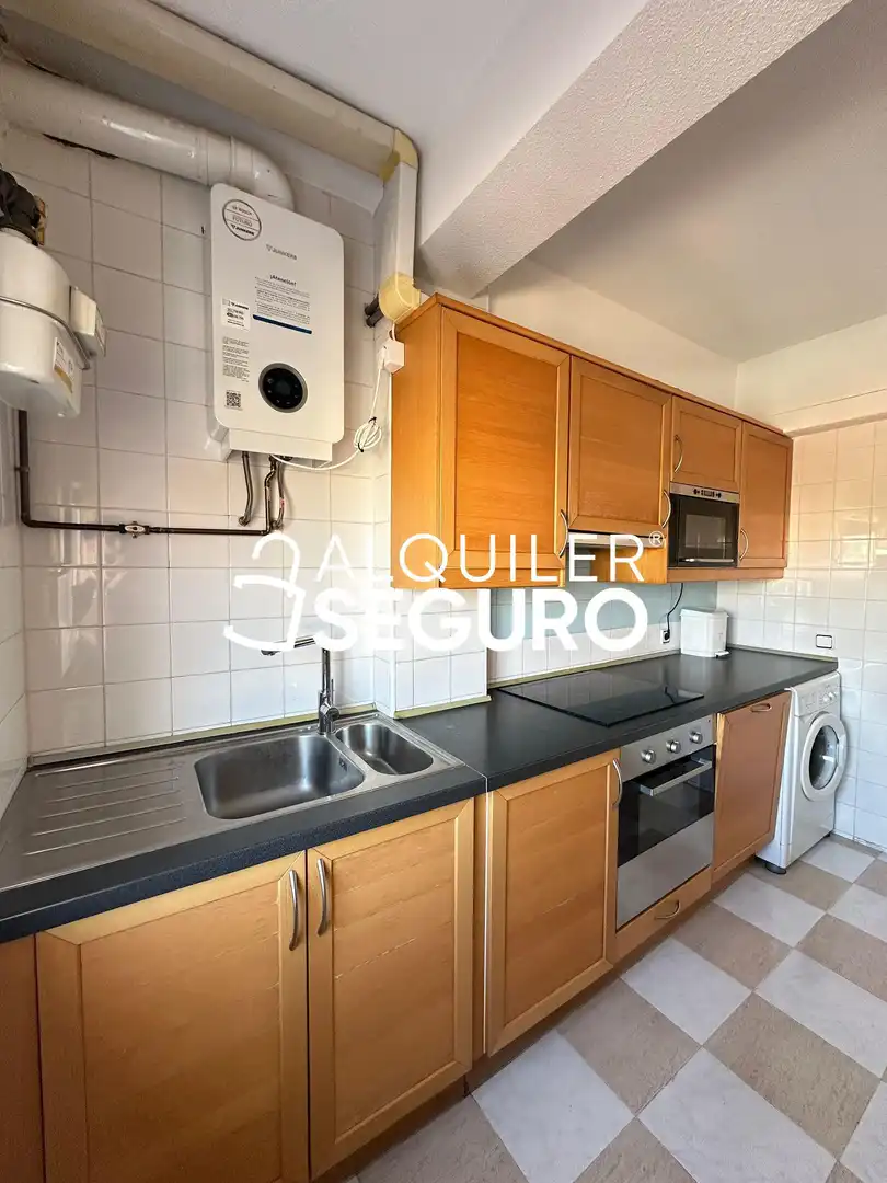Cocina de Piso de alquiler en Madrid con Calefacción y Terraza