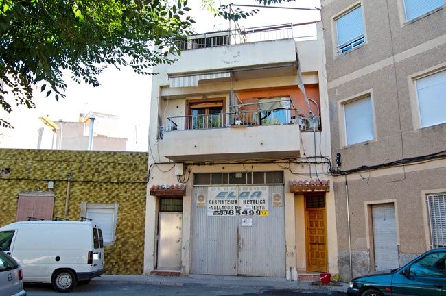 Vista exterior de Piso en venta en Elda