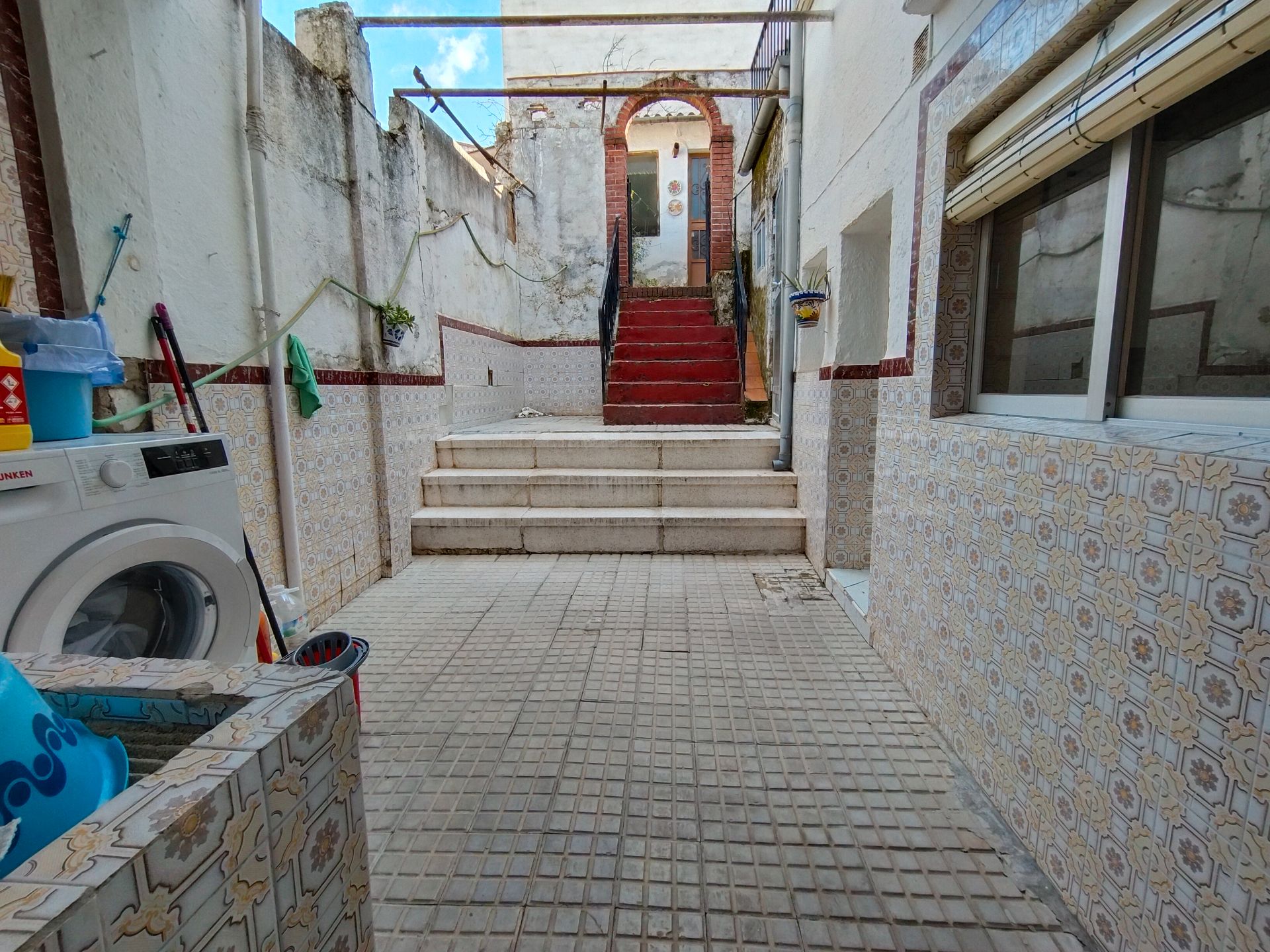 Vista exterior de Casa adosada en venta en Priego de Córdoba con Aire acondicionado, Jardín privado y Terraza