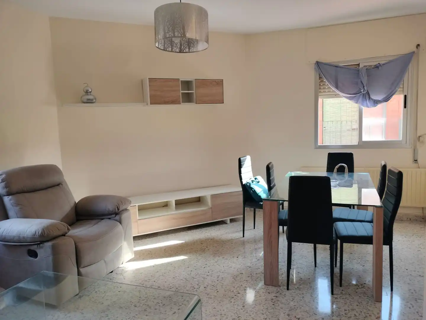 Sala d'estar de Casa o xalet en venda en Calzada de Calatrava amb Calefacció i Moblat