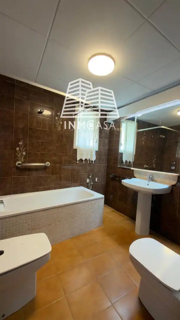 Bathroom of Houses for sale in Vilanova d'Escornalbou