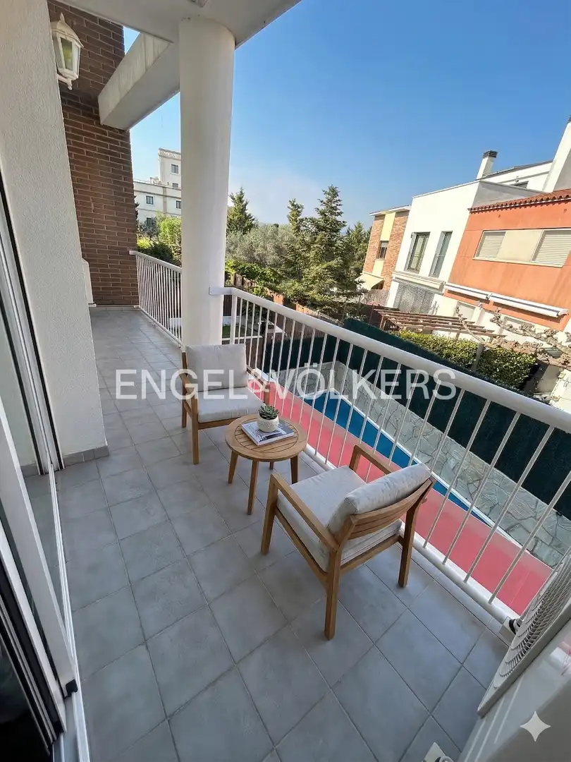 Terraza de Casa adosada en venta en Vilanova i la Geltrú con Aire acondicionado, Calefacción y Parquet