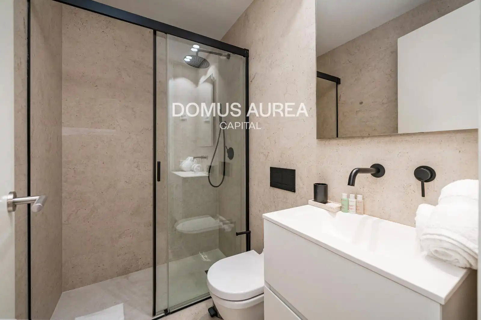 Baño de Piso en venta en Madrid con Aire acondicionado, Calefacción y Terraza