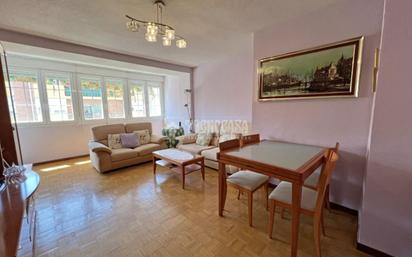 Living room of Flat for sale in  Madrid Capital  with Heating and Parquet flooring