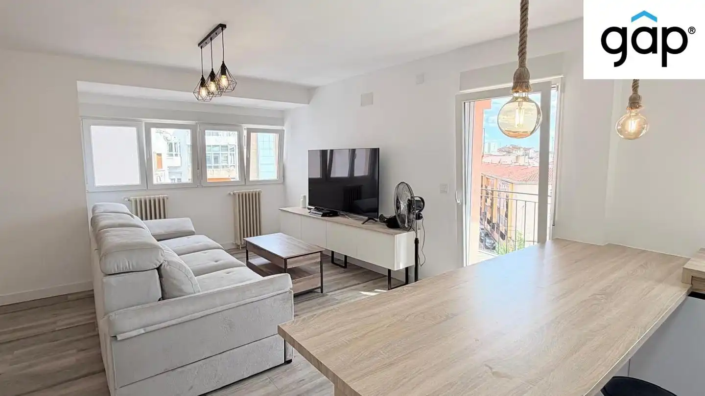 Living room of Flat for sale in Cuenca  with Heating, Terrace and Furnished