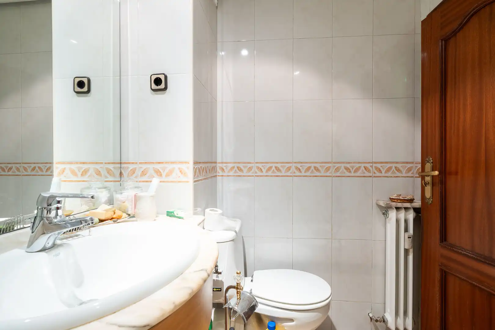 Bathroom of Flat for sale in Madrid  with Air Conditioner, Heating and Parquet flooring