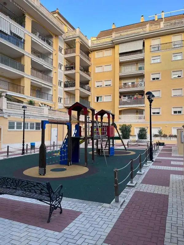 Vista exterior de Pis de lloguer en Dénia amb Aire condicionat, Calefacció i Terrassa