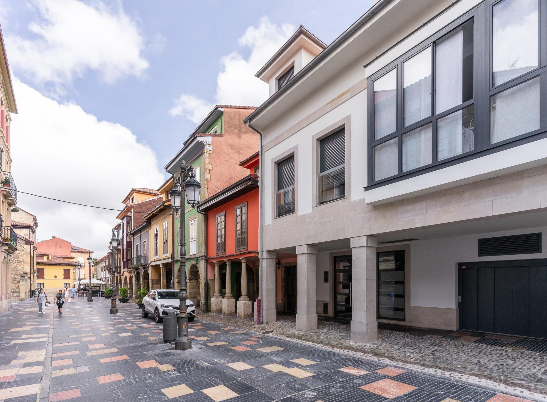 Vista exterior de Pis en venda en Avilés amb Calefacció i Traster