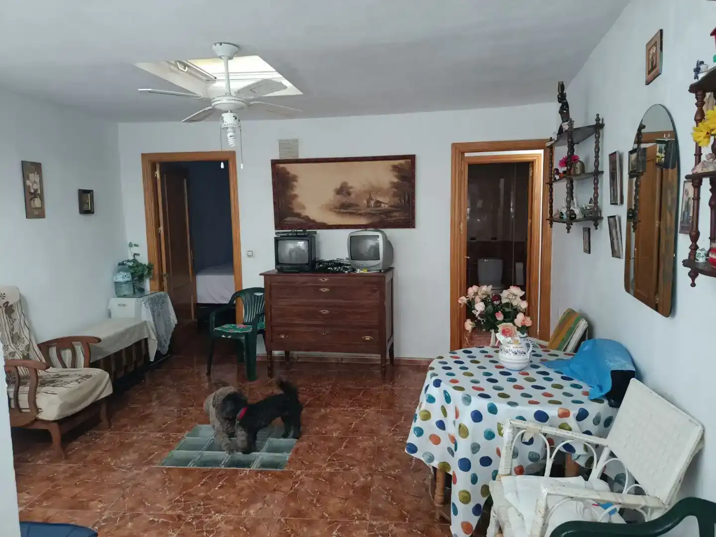 Sala d'estar de Casa adosada en venda en Alcuéscar amb Balcó