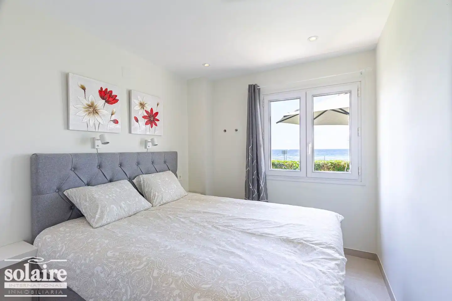Dormitori de Apartament de lloguer en Altea amb Aire condicionat, Jardí privat i Terrassa