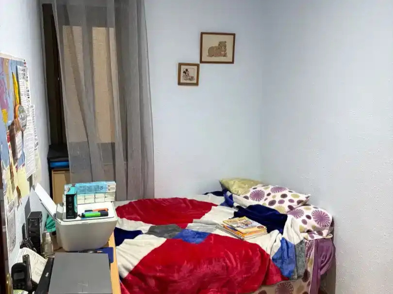 Dormitori de Pis en venda en L'Hospitalet de Llobregat amb Aire condicionat i Balcó