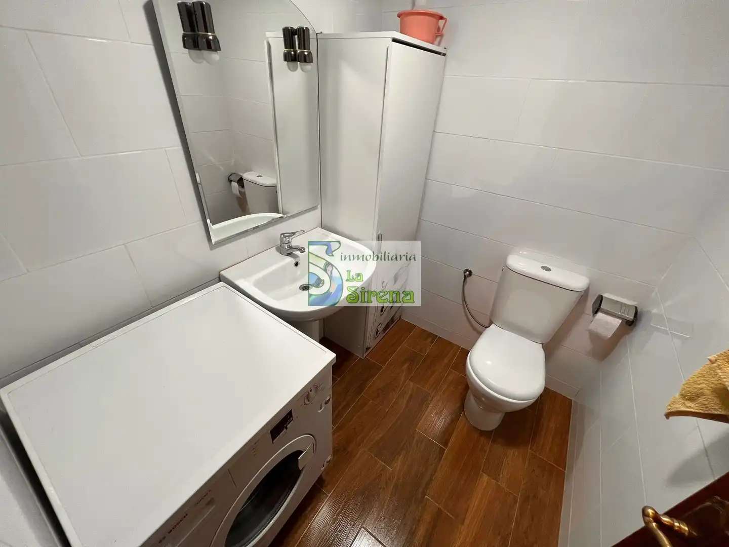 Baño de Piso en venta en Castro-Urdiales con Calefacción, Terraza y Amueblado