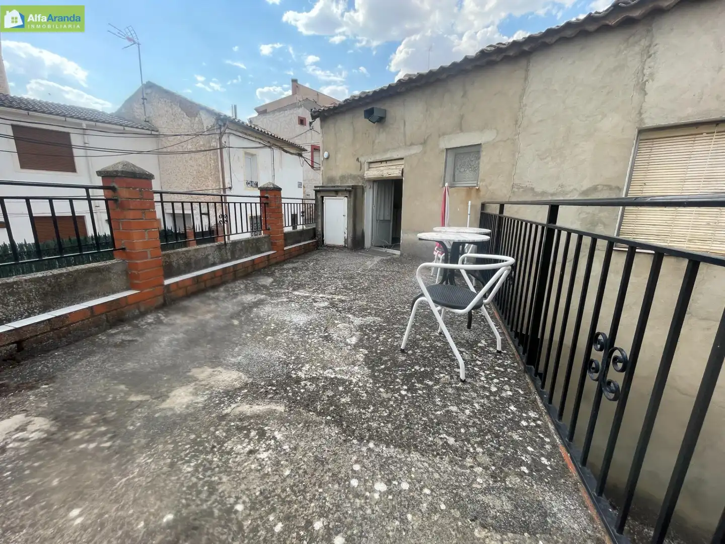 Terrace of Houses for sale in Roa  with Heating, Storage room and Furnished
