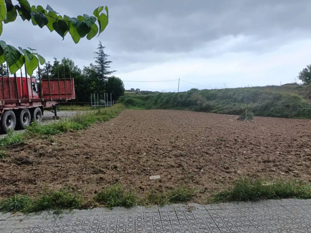 Terreno residenziale in vendita a Avenida Montserrat 1