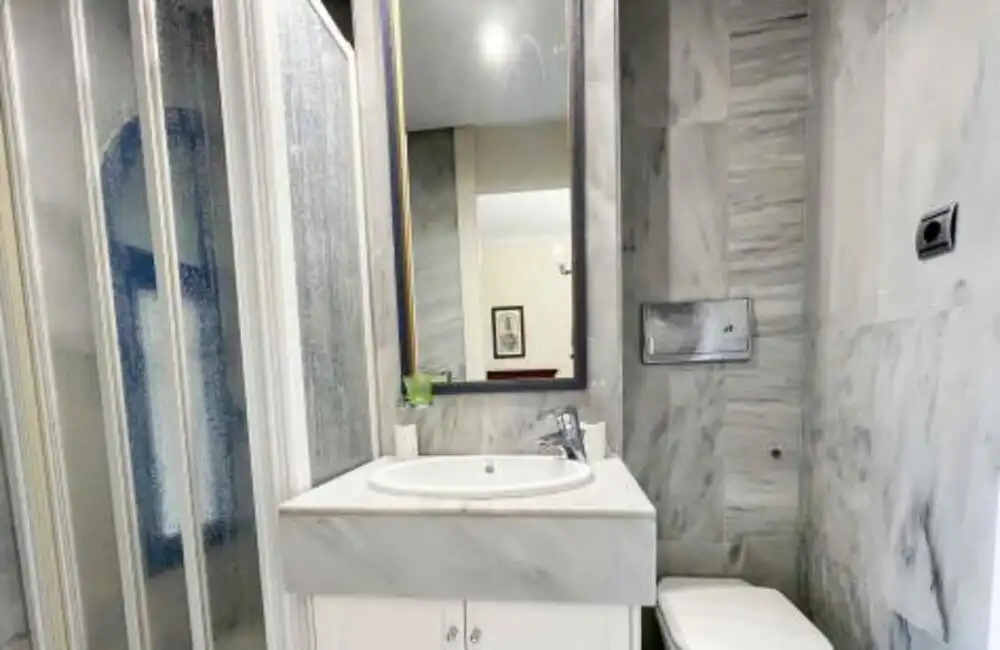 Bathroom of Duplexes for rent in Marbella  with Air Conditioner, Terrace and Swimming Pool