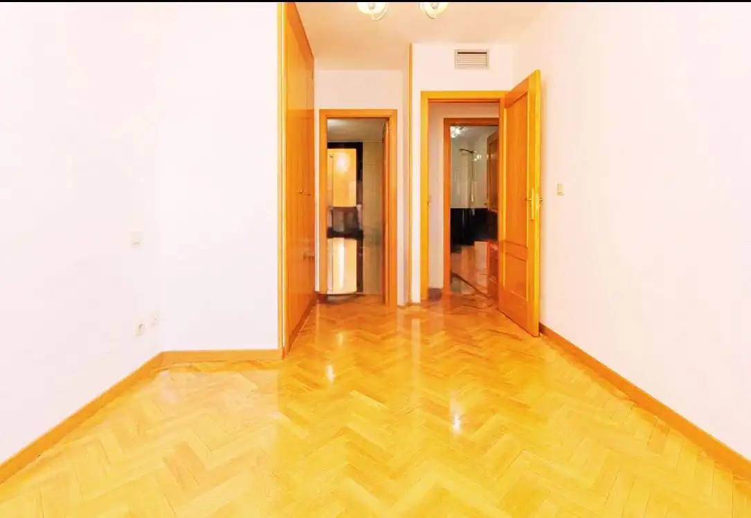 Piso en venta en Madrid con Aire acondicionado, Calefacción y Trastero