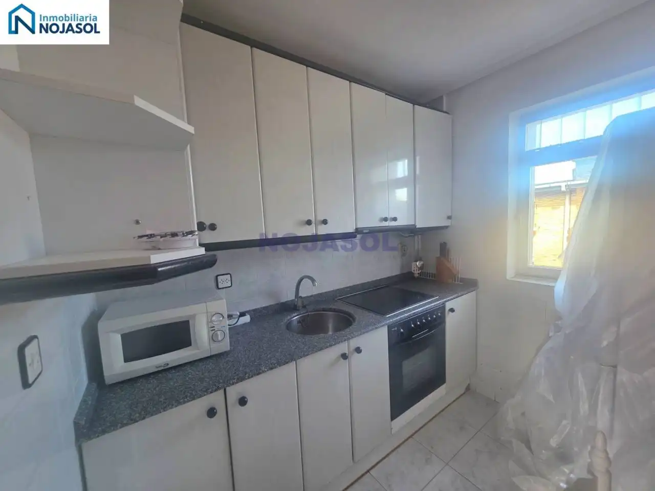 Cocina de Apartamento en venta en Laredo con Calefacción, Parquet y Terraza