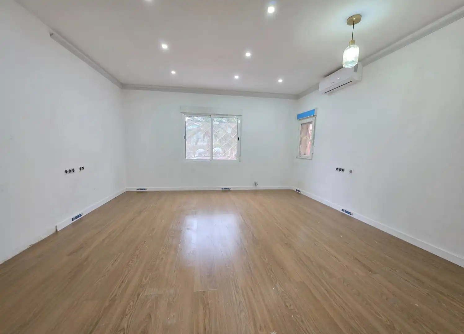 Flat for sale in Barcelona  with Air Conditioner and Heating