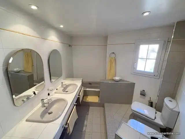 Bathroom of Detached homes for sale in Alboraya  with Air Conditioner, Parquet flooring and Terrace